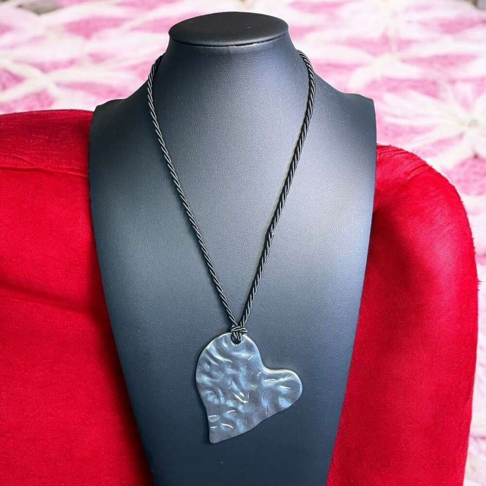 Hammered Silver Tone Heart Pendant Necklace Twisted Rope Edgy Boho Y2K Grunge‎